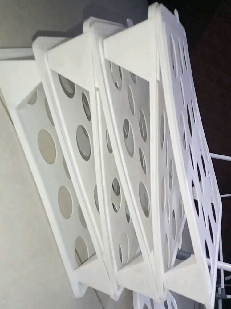 White Accordion  cloth rack.