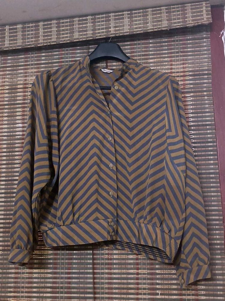 Chic Chevron Print Button-Up Blouse