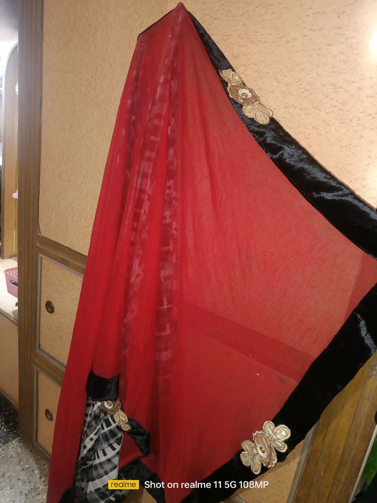 Red , Black Nd White Beautiful Saree 😍😍🔥🔥