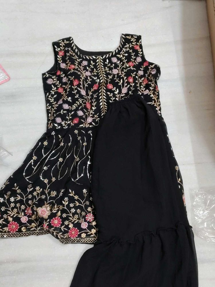 Elegant Black Embroidered Kurta Set for diwali