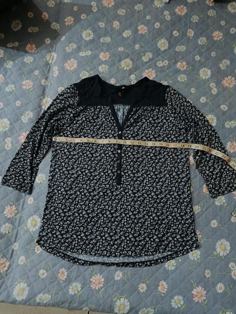 Cute Floral Print V-Neck Top