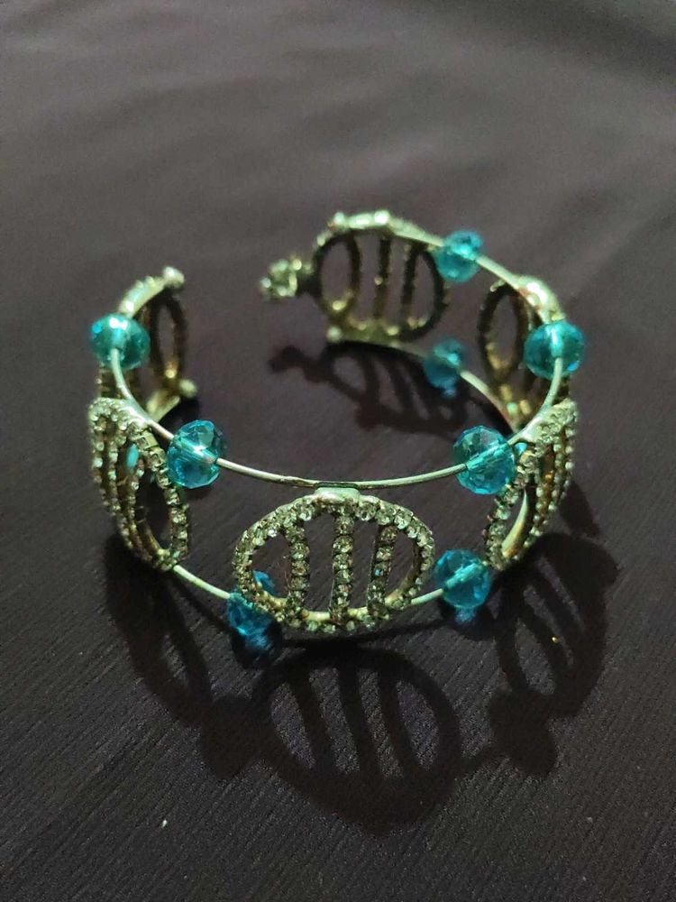 Sparkling Blue Beaded Bracelet
