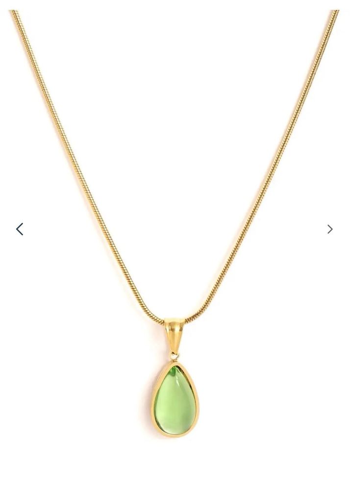 Elegant Green Teardrop Pendant Necklace