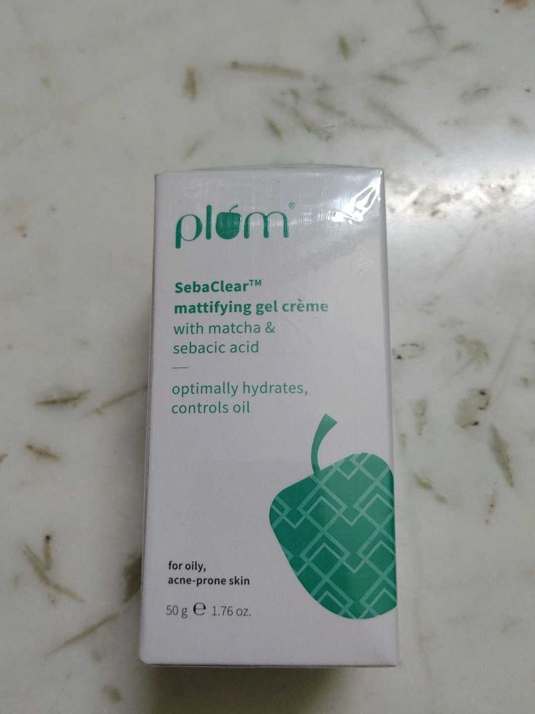 Plum SebaClear Mattifying Gel Cream with Matcha &amp;