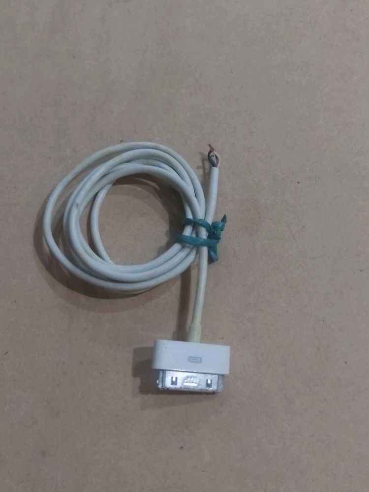Apple 30 pin dock connector