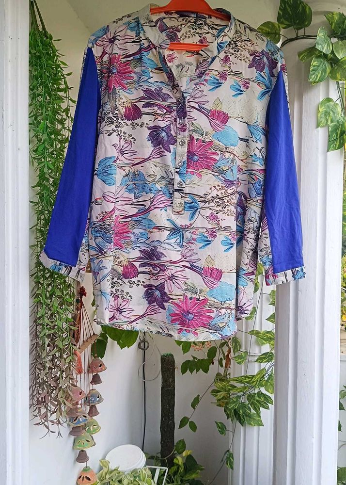 Floral Print Kurta with Blue Sleeves