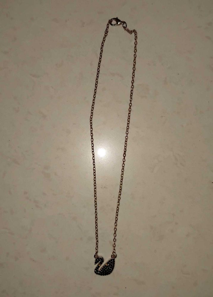 Elegant Swan Pendant Necklace