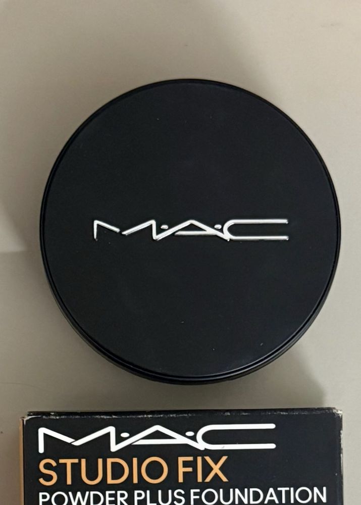 Mac Powder Plus Foundation
