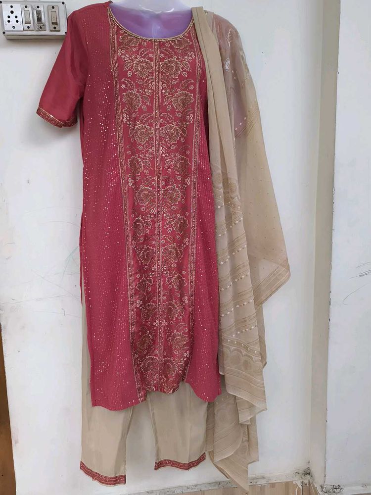 Elegant Pink &amp; Gold Embroidered Kurta Sets Women.