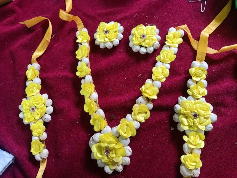 Yellow Floral Jewellery Set for haldi