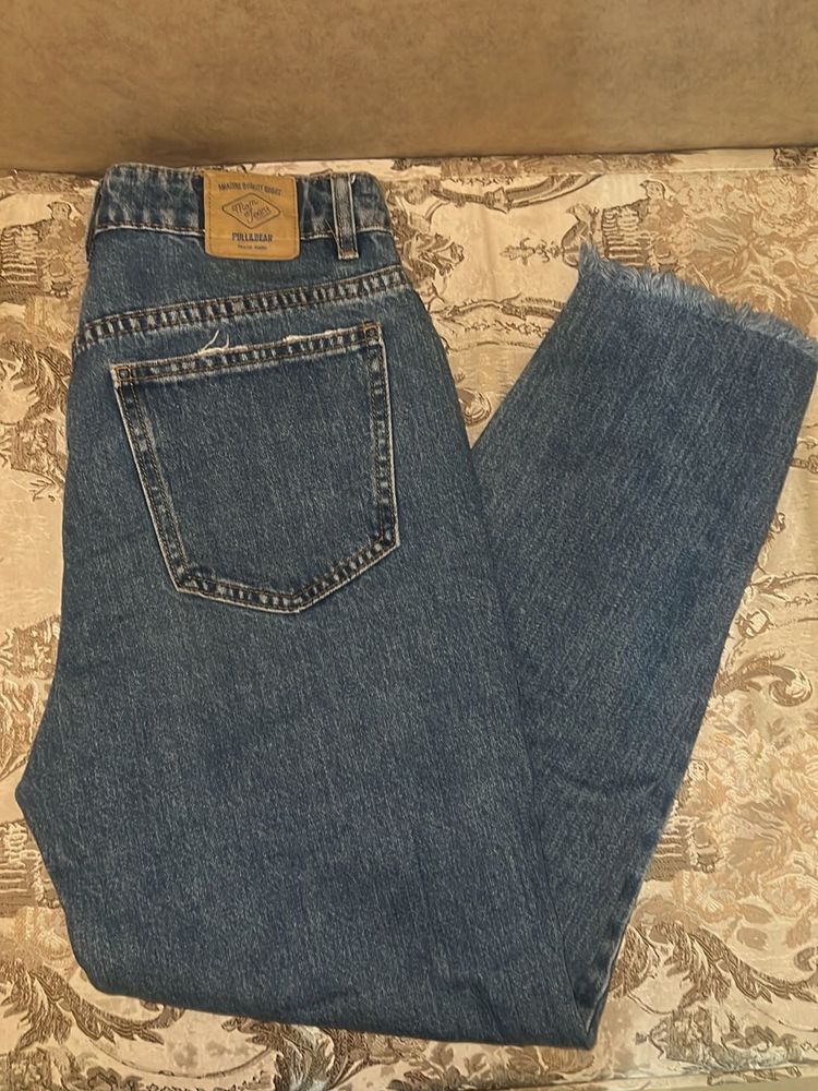 Pull &amp; Bear Frayed Hem Jeans