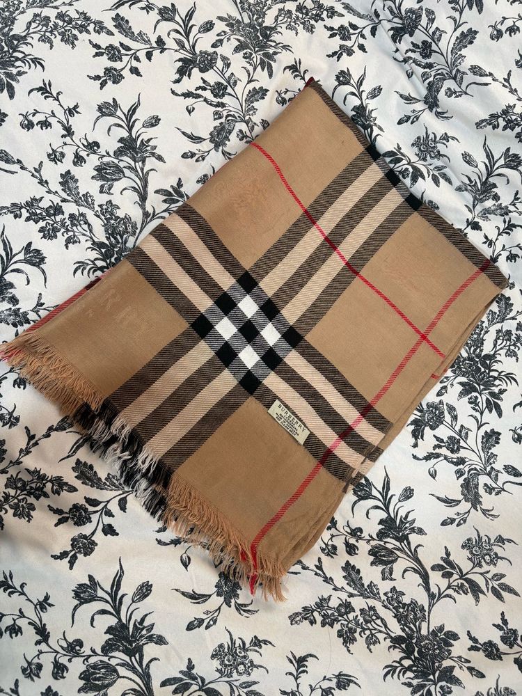 Burberry Classic designer Plaid shawl