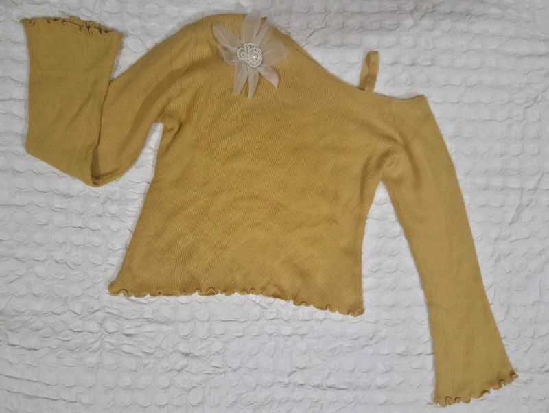 Chic Cold Shoulder Knit Top