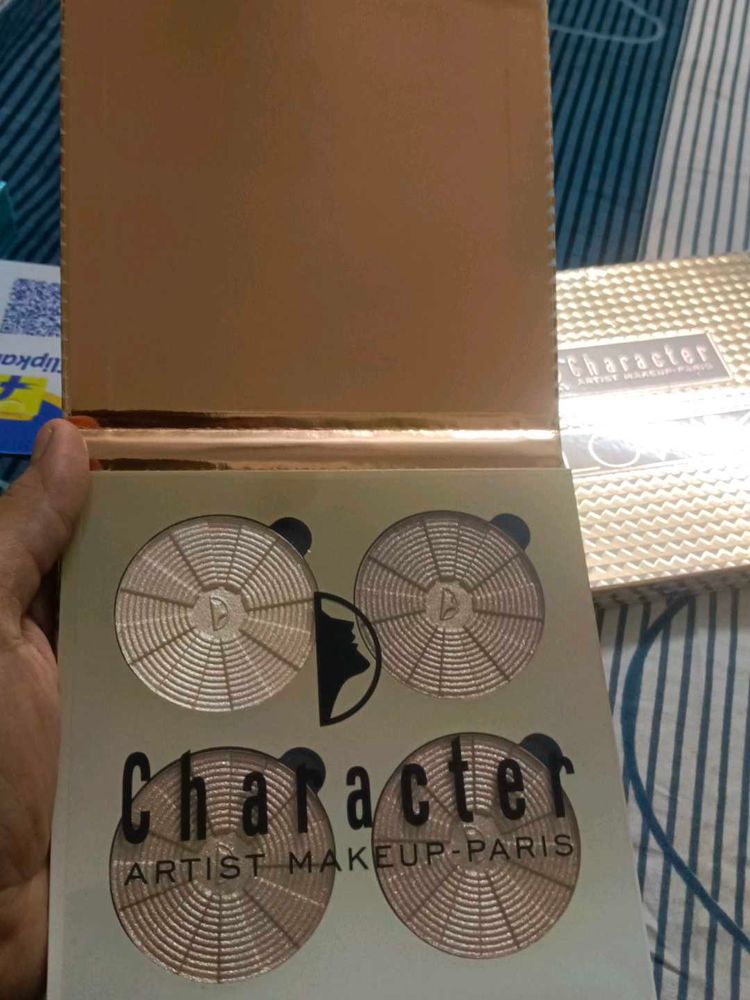 Character Glow Kit highlighter