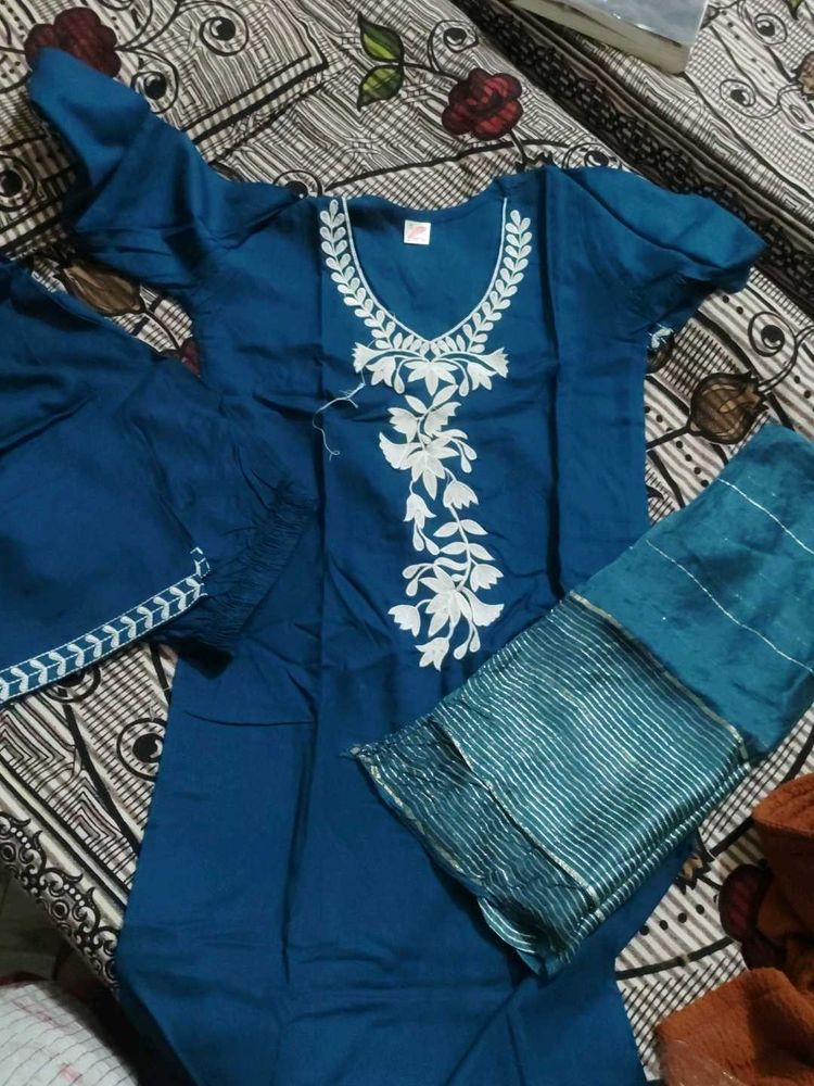 Elegant Blue Embroidered Kurta Set