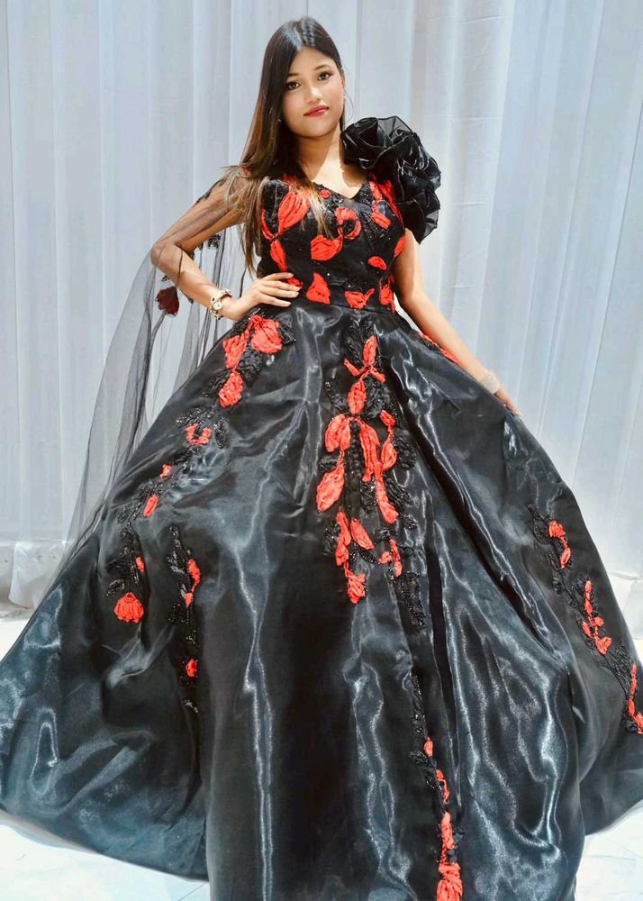 Stunning Black &amp; Red Party Gown 7