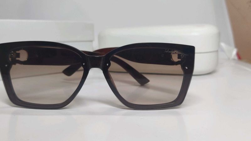 Chic Brown Cat-Eye Sunglasses