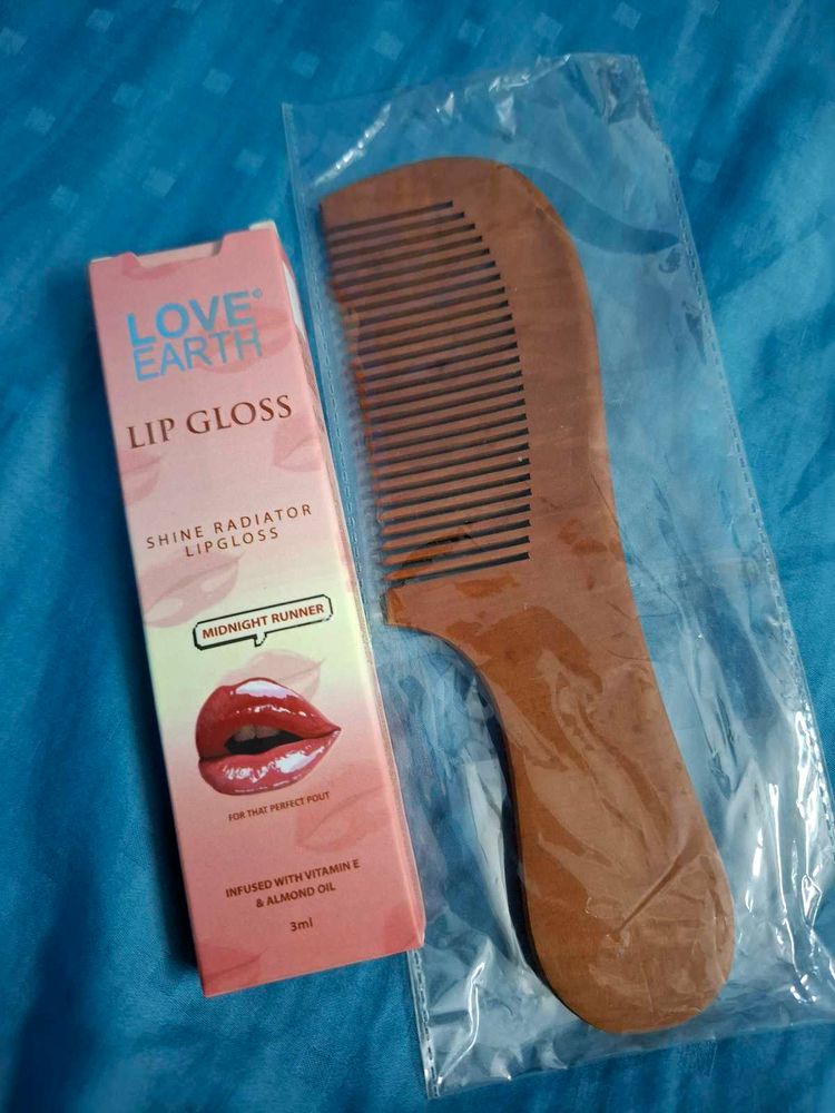 Wooden Comb And Love Earth Clear Lip Gloss
