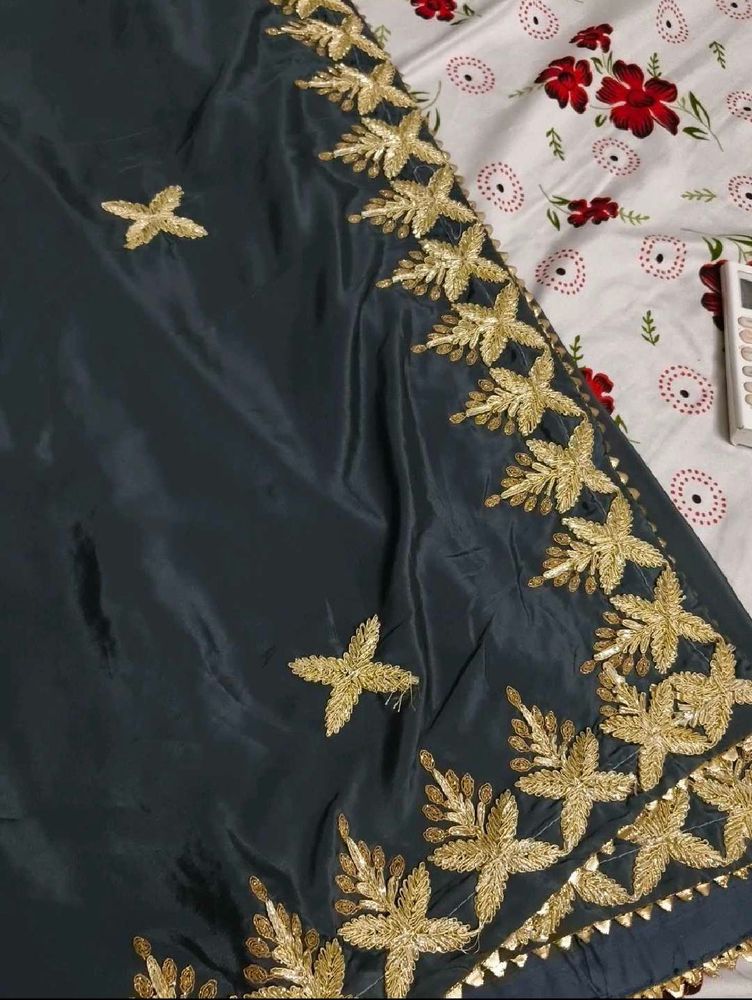Embroidered crepe Saree