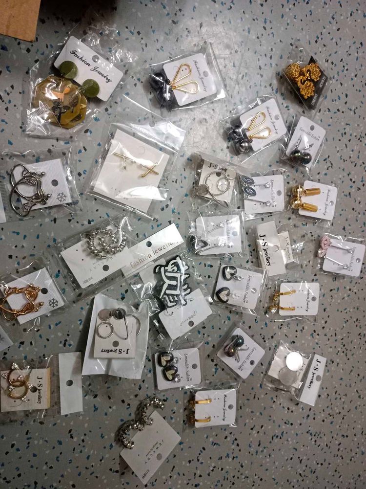 GRAB ANY 15 Assorted Earrings