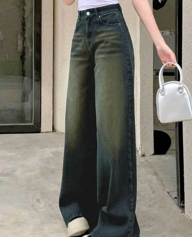 Stylish Wide-Leg Jeans