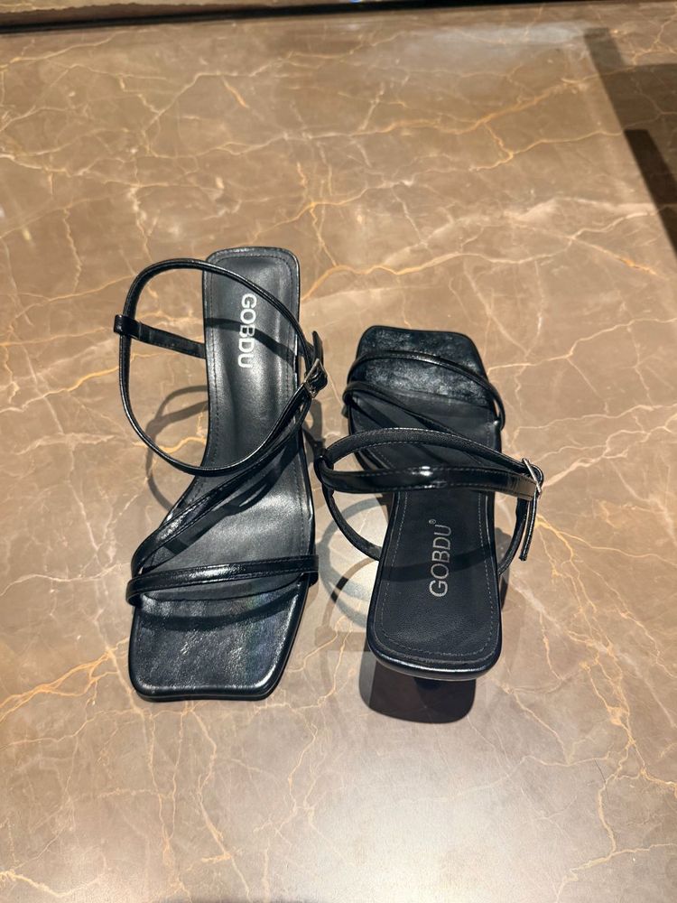 Chic Black Strappy Heeled Sandals