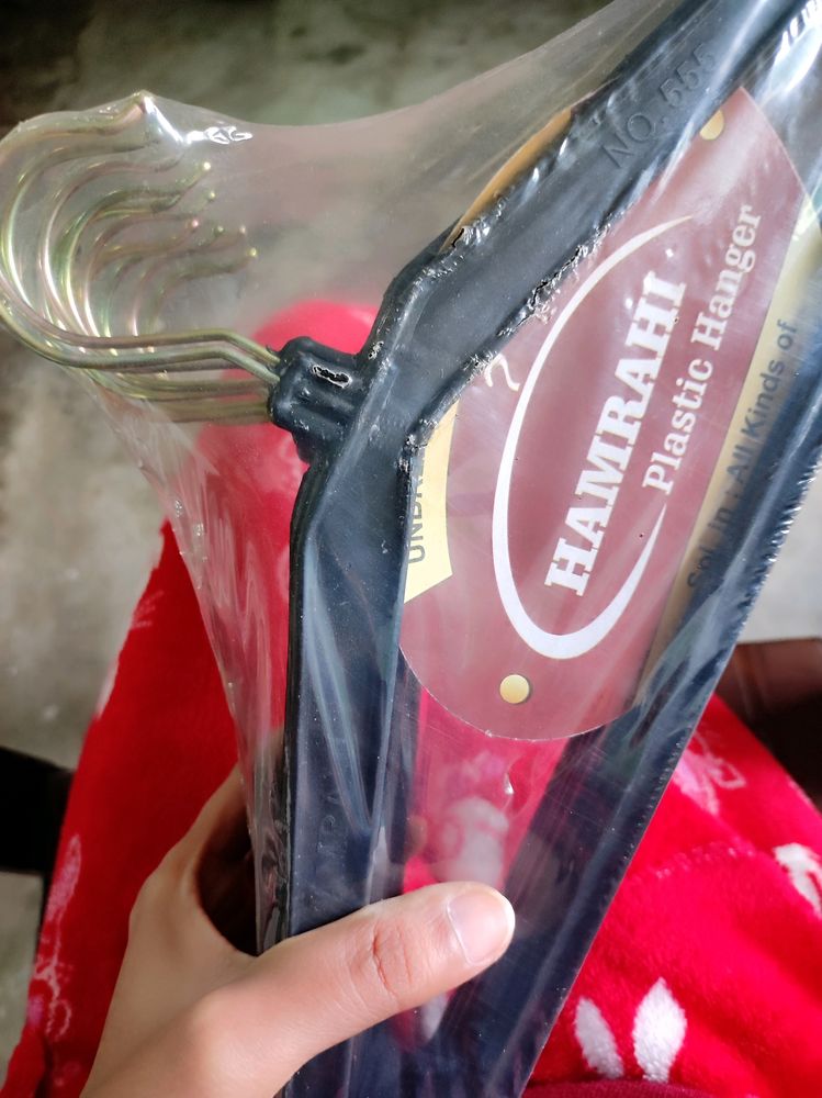 12 Plastic Hanger 🥰🥰