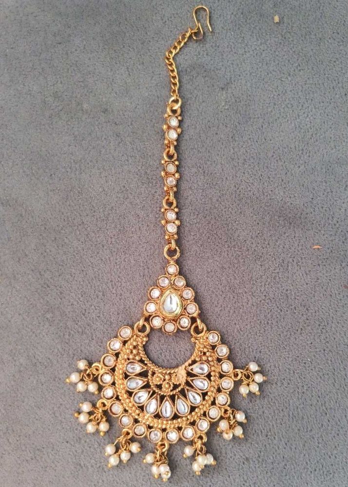 Elegant Pearl &amp; Stone Maang Tikka