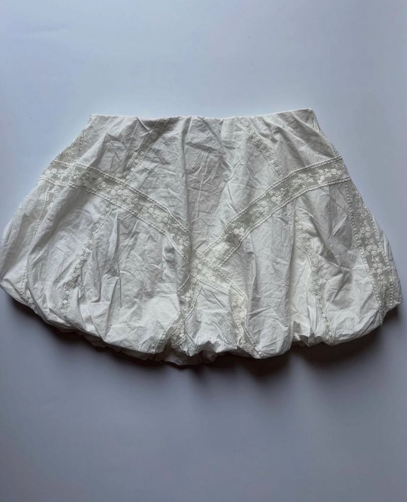 Zara White lace bubble skirt