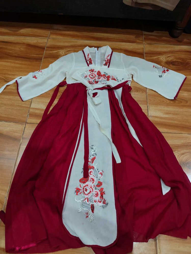 Elegant Embroidered Floral Korean Hanbok