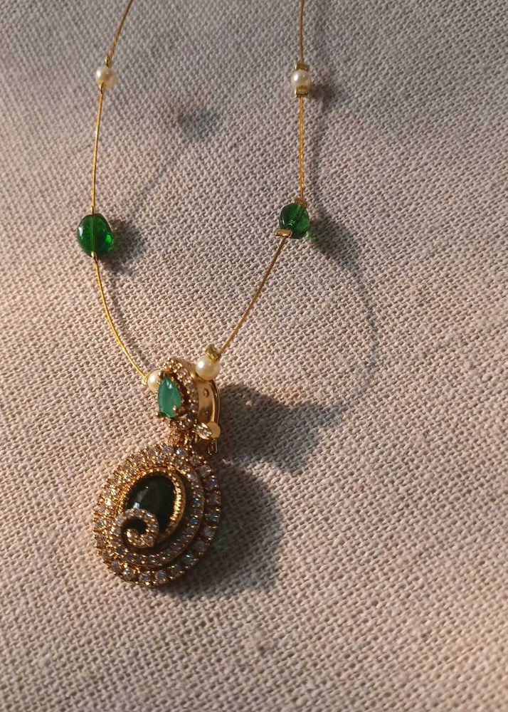 Elegant Gold Tone Emerald Necklace