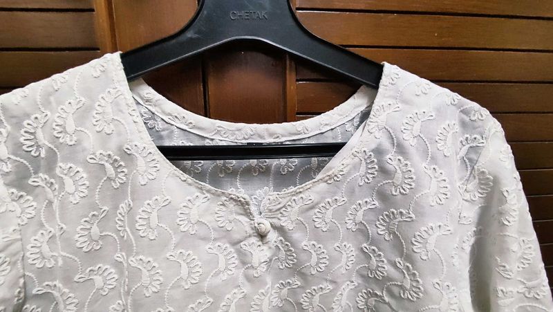 Elegant White Chikankari Kurta