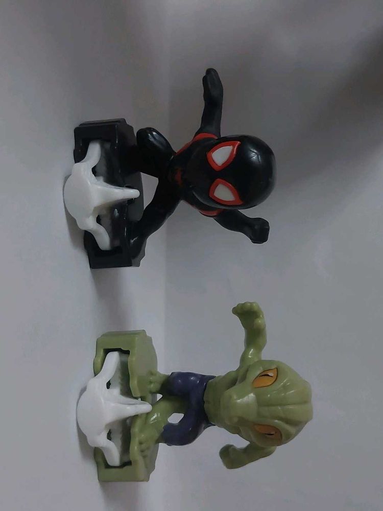 kinder joy - spiderman&amp; Alien action figure