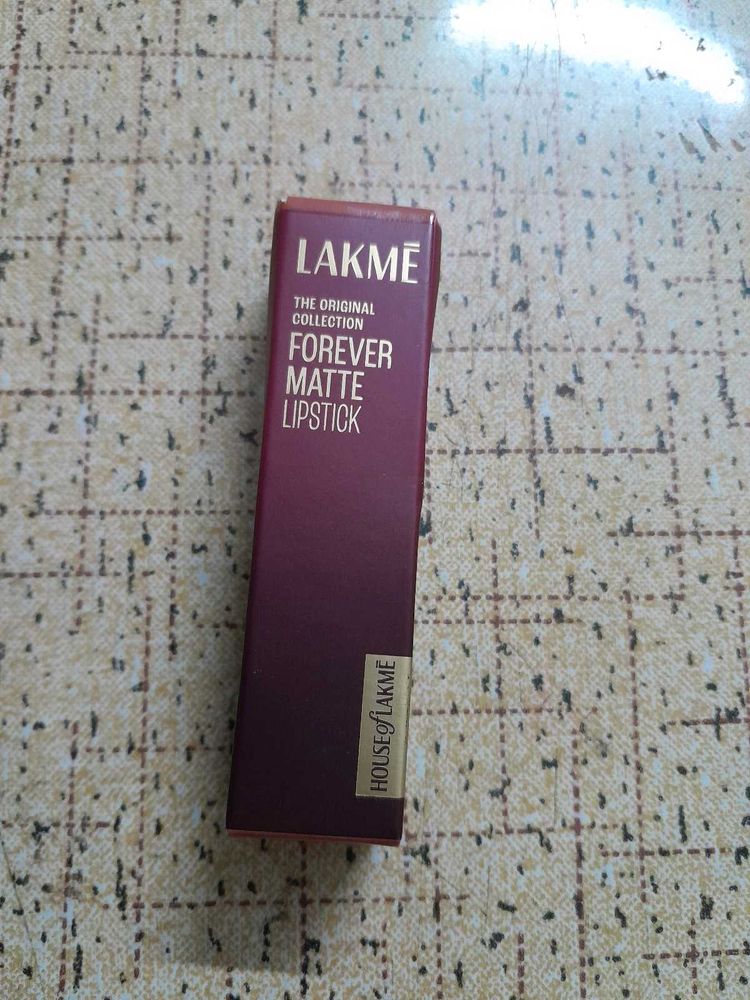 pack of Lakme Lipcolour &amp; Avon Nail polish