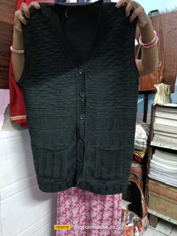 Sleeveless Knitted Button-Up Vest