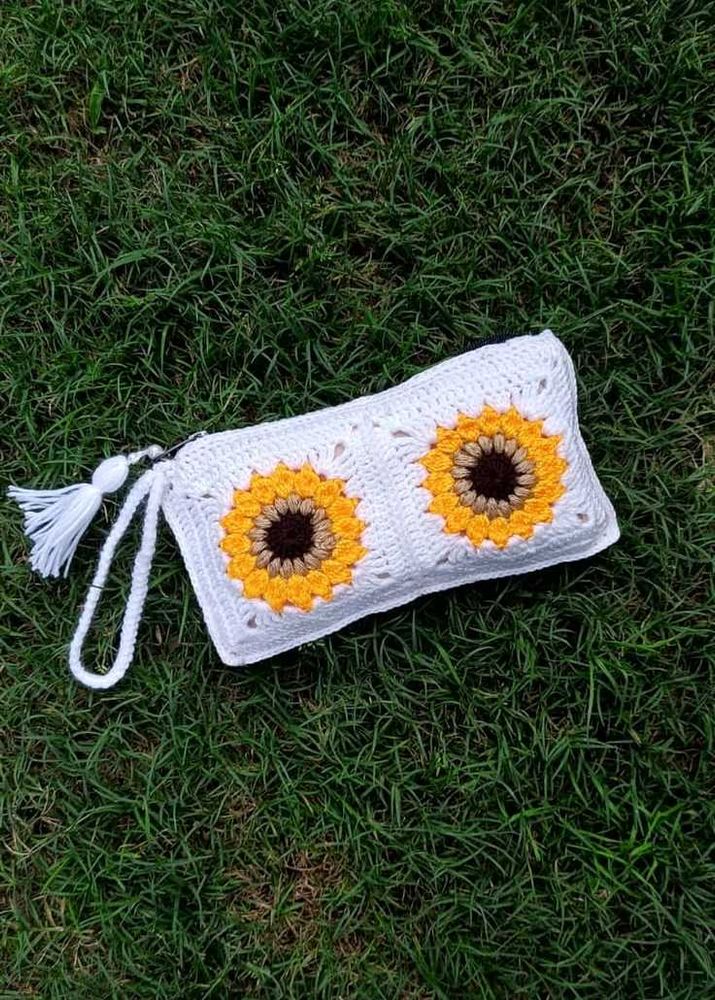 Crocheted Sunflower Clutch