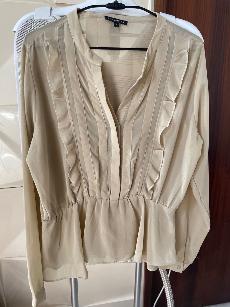 🎉LAST PRICE 🎉Chemistry Beige Top