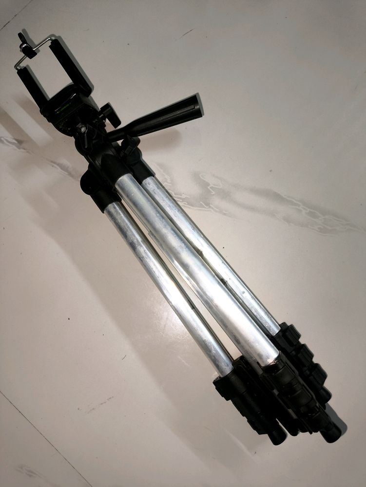 CAMERA &amp; MOBILE TRIPOD
