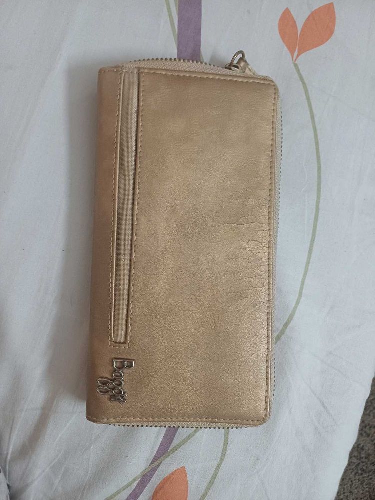 BAGGIT Chic Gold Wallet