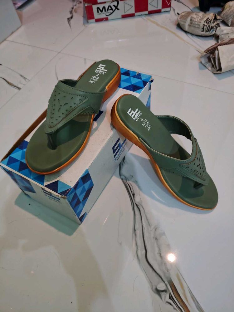Stylish Green Flip-Flop Sandals