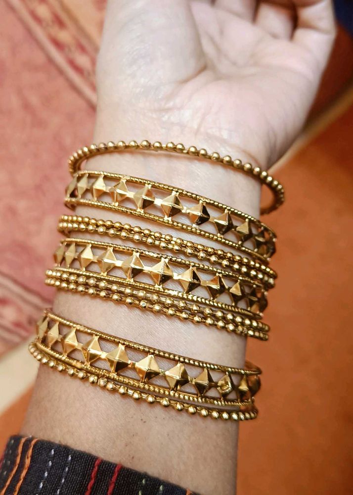 Golden Bengles +Pink Nude &amp; Sparkle Nails