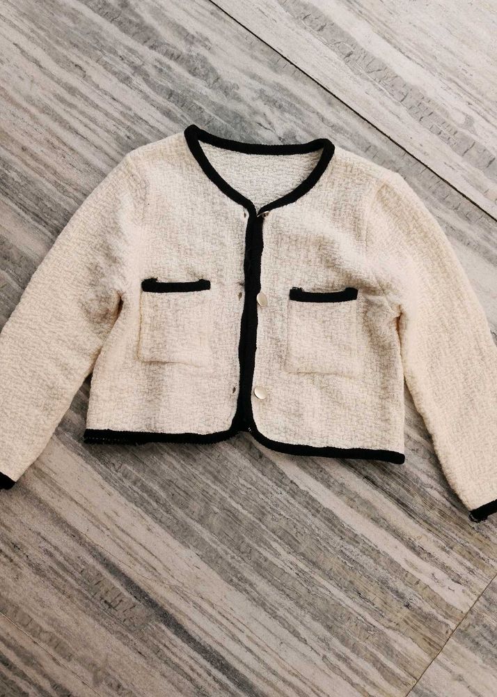 Classic Tweed Cropped Jacket with black border