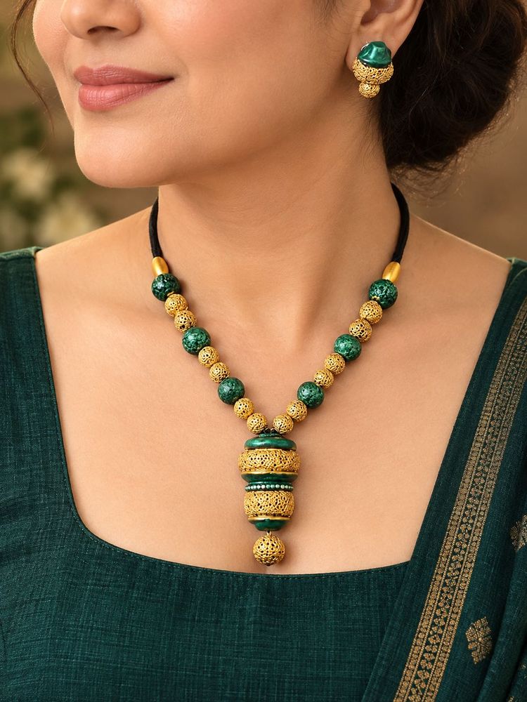 Exquisite Green &amp; Gold Beaded Necklace Set