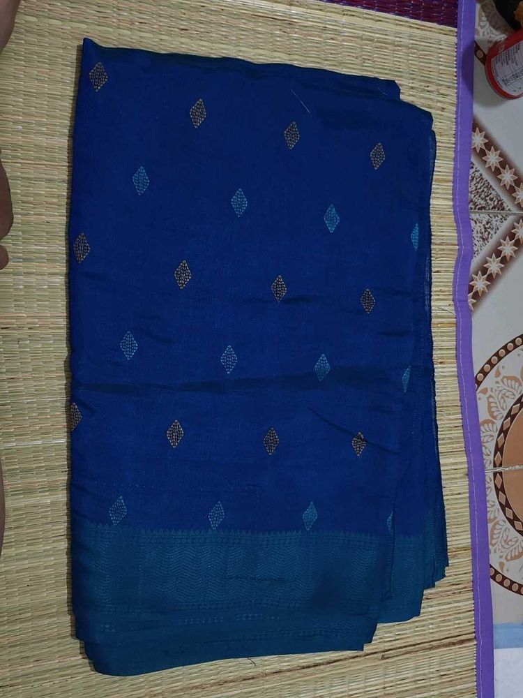 Beautiful Blue Saree with Diamond Motifs