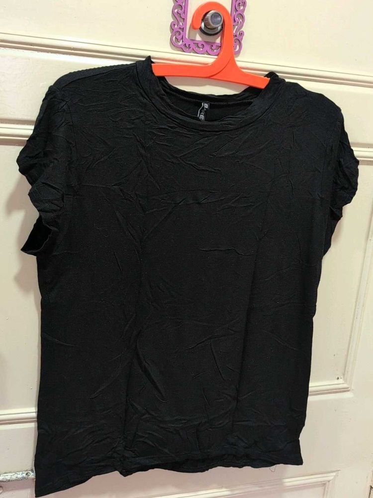 Black Textured Short Sleeve Tshirt