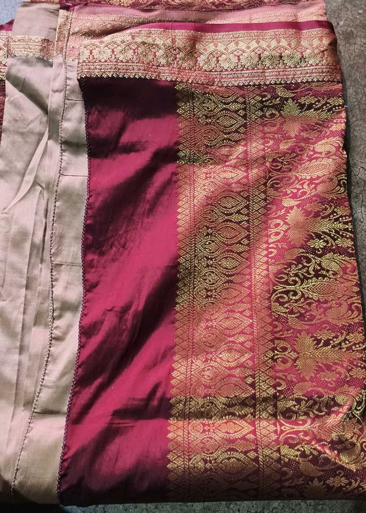 Exquisite Silk Saree with Gold Zari Work
