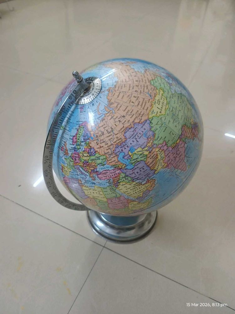 Globe - 38 inches - Like New