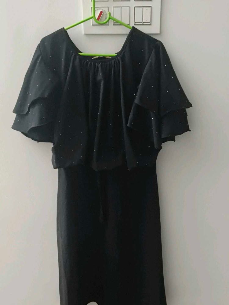 Chic Black Dress with Ruffle Sleeves