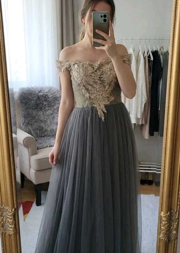 Elegant Off-Shoulder Lace Gown