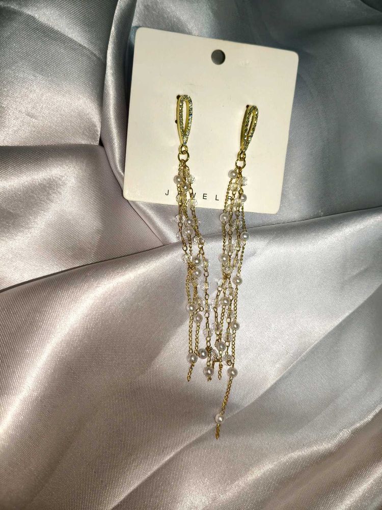 Dangling Pearl Earrings
